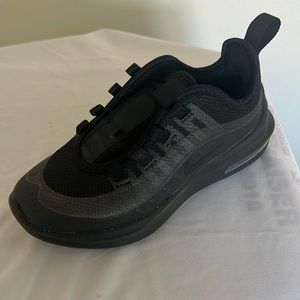 Unisex Nike sneakers size 11C